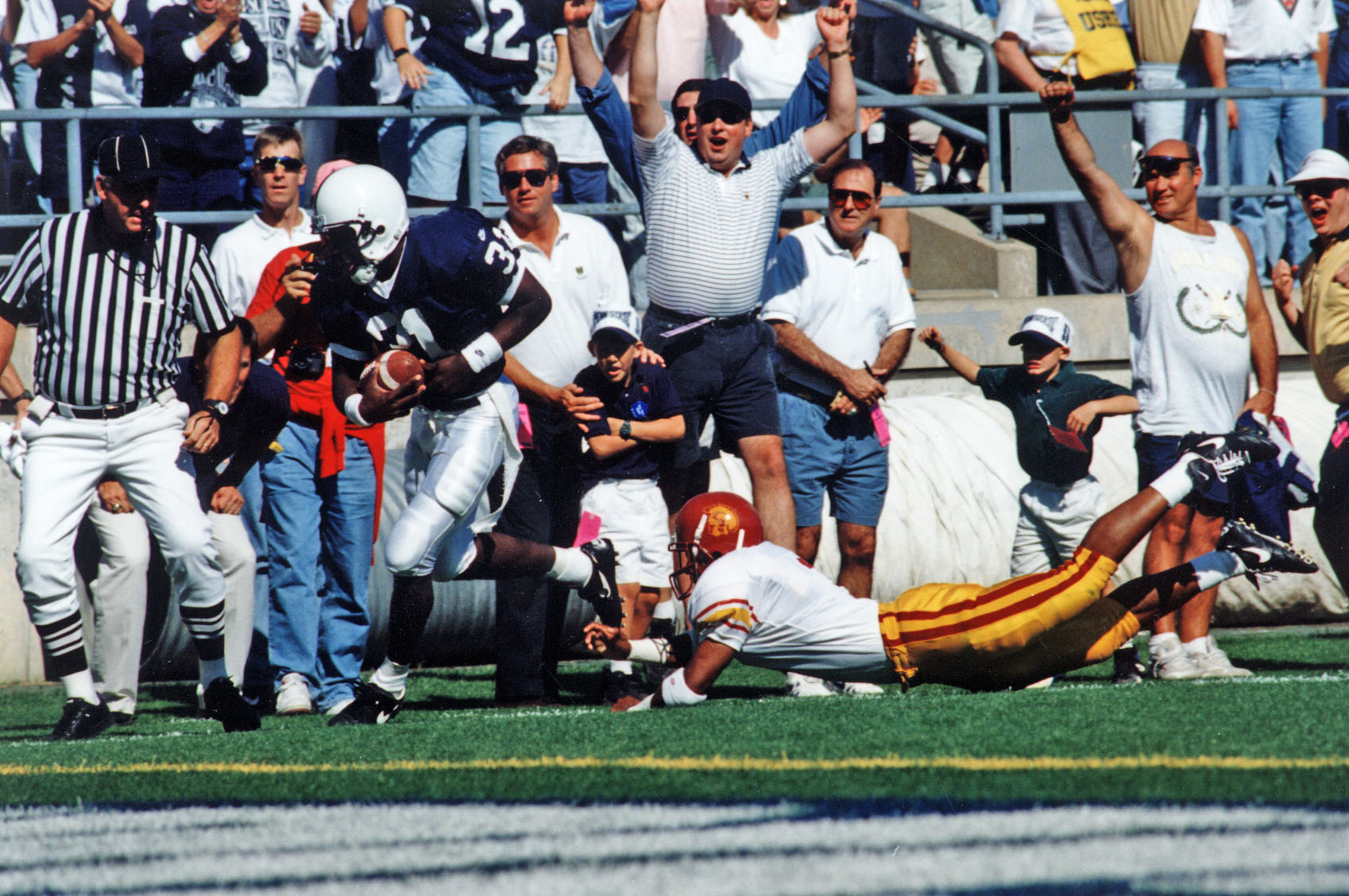 Freddie Scott II scores for Penn State against USC
